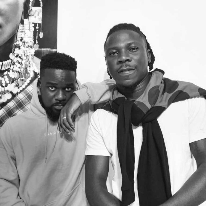 Sarkodie and Stonebwoy finally meet after their feud